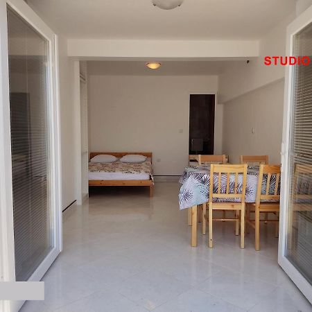 Welcome Apartment Stanici Bagian luar foto